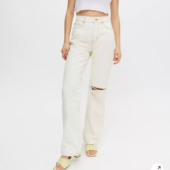 Urban Outfitters BDG Loose Straight Jean Destroyed Ivory Denim Size 24 SOLD OUT - Picture 1 of 16